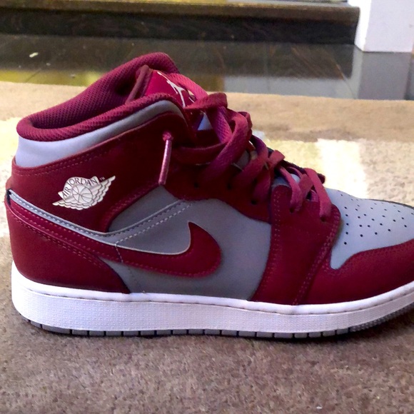 Jordan 1 mid size 7 men’s - Picture 2 of 4